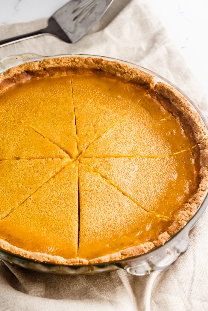 keto pumpkin pie in almond flour crust