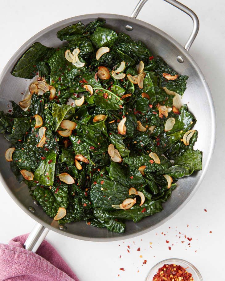 Recipe for Skillet Kale with Lemon and Garlic